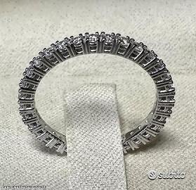 Anello a giro completo di diamanti ed oro