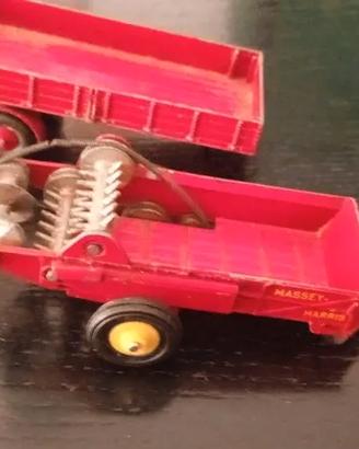 Dinky toys 27C Manure spreaderBudgie Scammel trail