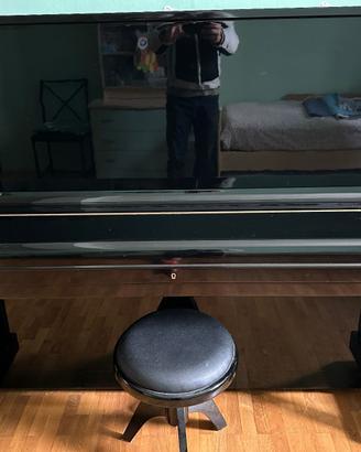 Pianoforte verticale Eterna