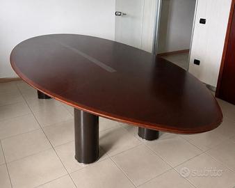 TAVOLO RIUNIONI OVALE CON 6 POLTRONE IN ALCANTARA