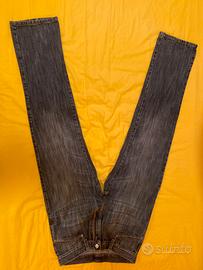 Pantaloni jeans