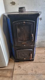 STUFA A LEGNA IN GHISA