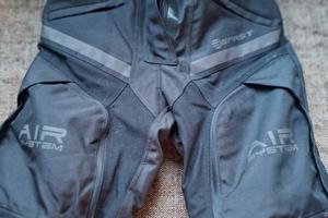 abbigliamento moto da donna 