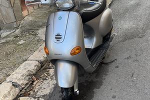 Vespa ET2