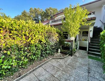VILLA A SCHIERA A VALENTANO