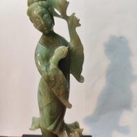 Scultura in Giada, danzatrice orientale 