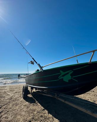 Barca in alluminio Canadian 3,75 m bordo alto mare