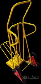 Carrello saliscale a tre ruote