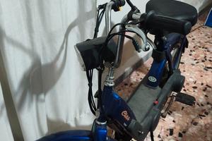 Motorino Piaggio Modello Ciao 1999