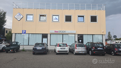 Negozio mq 160 in zona DIAMANTE CATTOLICA