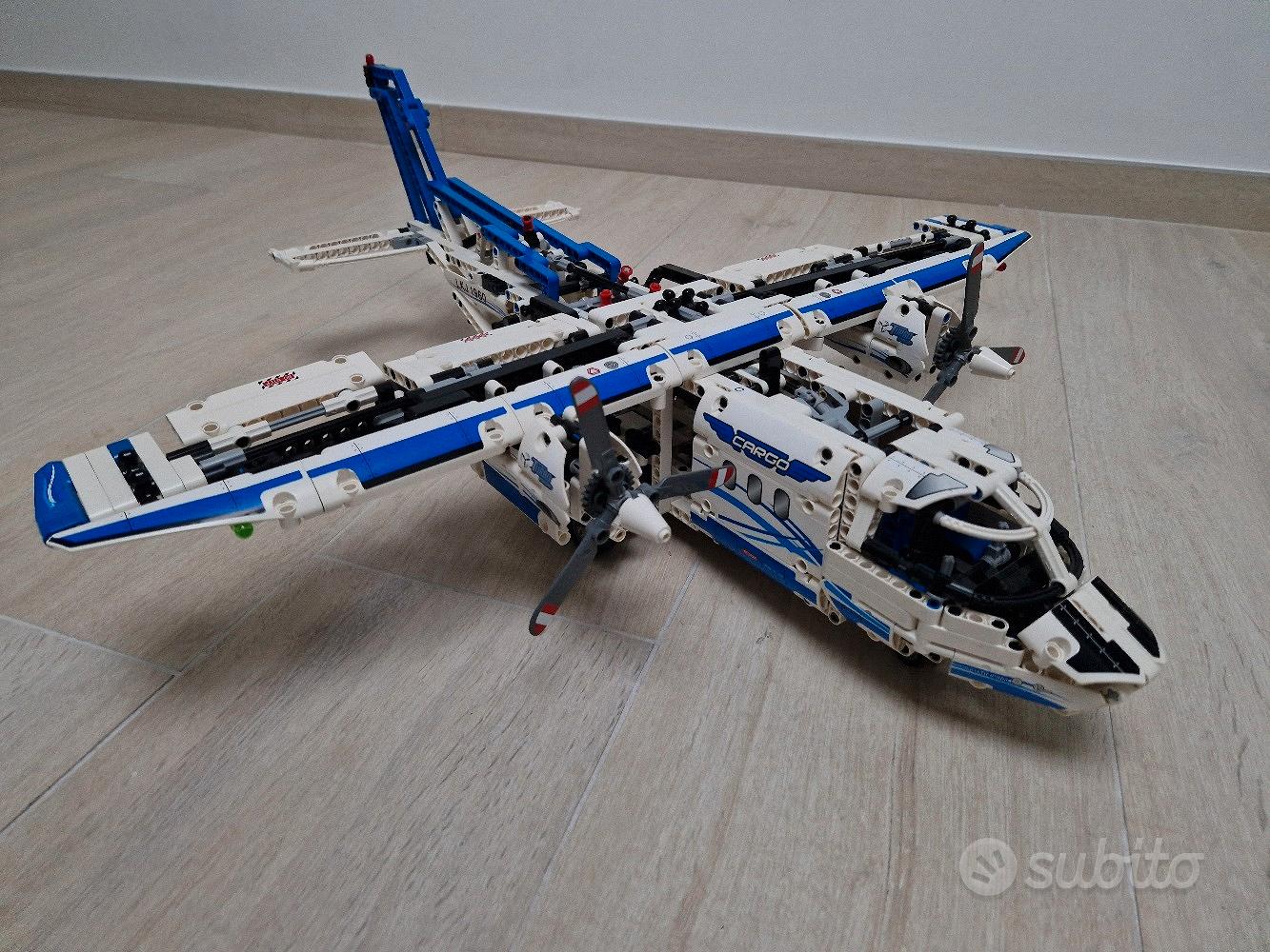 Lego Technic 42025, Aereo da carico - Collezionismo In vendita a Monza e  della Brianza