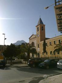 Casa + giardinetto