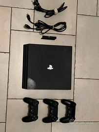 PlayStation 4 Pro + 3 Controller E Cavi