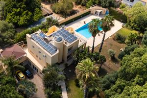 Mondello villa con piscina in Viale Savoia