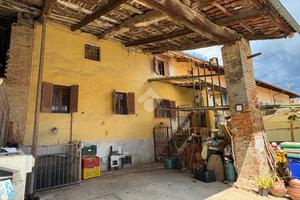 CASA SEMINDIPENDENTE A MOMBELLO DI TORINO