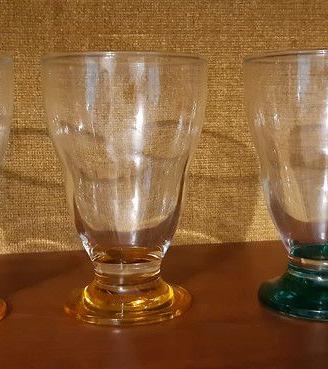 Set di 3 bicchieri colorati per acqua
