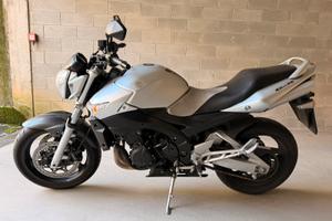 Suzuki gsr 600