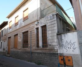 Ampia proprietà, centro storico di Sacconago