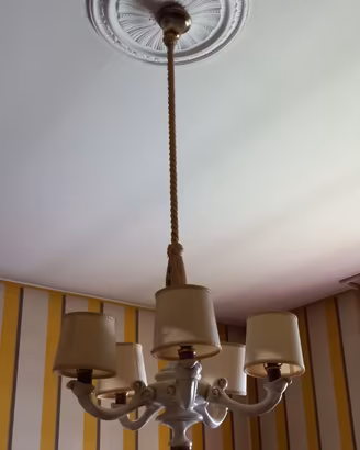 Lampadario classico vintage a 5 luci con paralumi