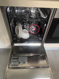 Cucina completa con elettrodomestici