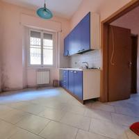 FIRENZE NOVOLI Trilocale con resede