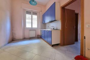 FIRENZE NOVOLI Trilocale con resede