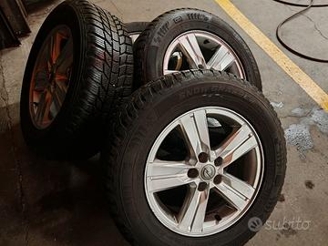 Cerchi con gomme invernali 16" Opel 215/65 sensori