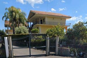 Villa panoramica con giardino