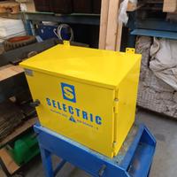 Quadro elettrico da cantiere con documentazione