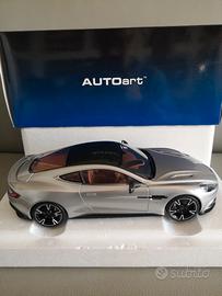 Autoart Aston Martin Vanquish S 2017 Argento 1:18