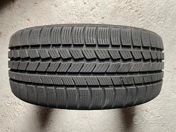 Treno di pneumatici invernali per Golf