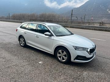 Skoda Octavia del 2022 diesel , km 80.000 , 150 cv