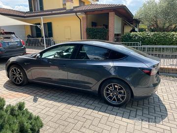 Tesla model 3 long range batteria nuova