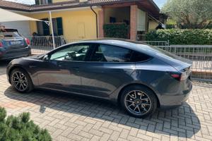 Tesla model 3 long range batteria nuova