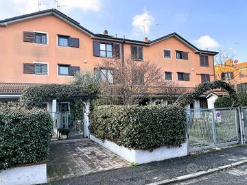 Villetta a schiera di 200 m² con 5 locali e box au