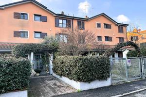 Villetta a schiera di 200 m² con 5 locali e box au