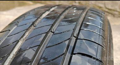 Treno di pneumatici estivi nuovi Michelin E