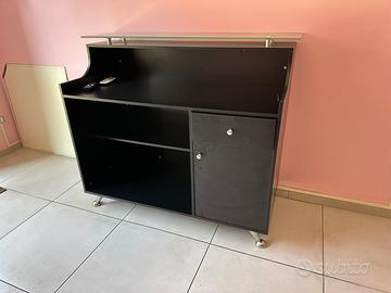 Bancome reception, scrivania