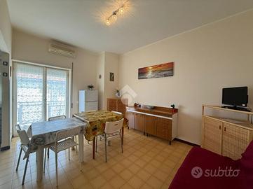 2 LOCALI A TERRACINA