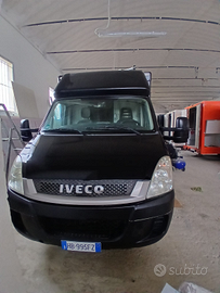 Autonegozio paninoteca ambulante food truck