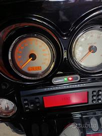 moto cuatom