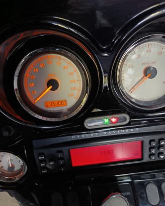 moto cuatom