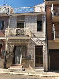 Apricena - Bifamiliare, ideale per genitori figli