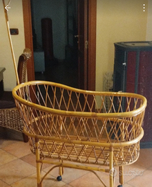 Culla in vimini vintage