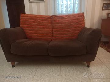 Divani Molteni – rifoderati recentemente