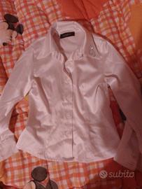 camicia bianca bim an raso infiancata della parrot