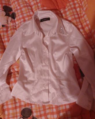 camicia bianca bim an raso infiancata della parrot