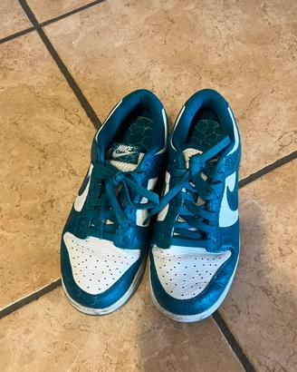 Nike bianche e verdi