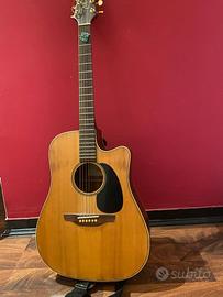 Chitarra acustica Takamine