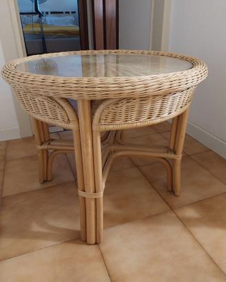 Tavolino in rattan con vetro
